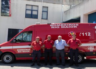 Bombeiros Voluntários de Rio Maior adquirem nova Ambulância de Socorro